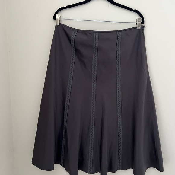 Tahari Gray Silk Skirtl - Picture 11 of 12